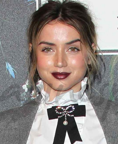 El look más romántico de Ana de Armas