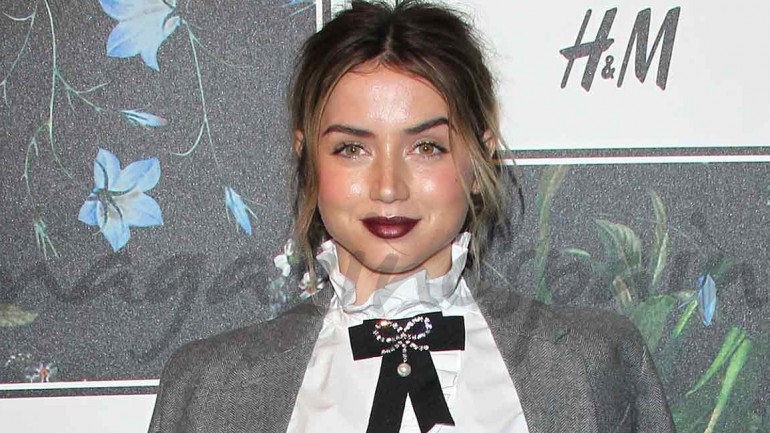 El look más romántico de Ana de Armas