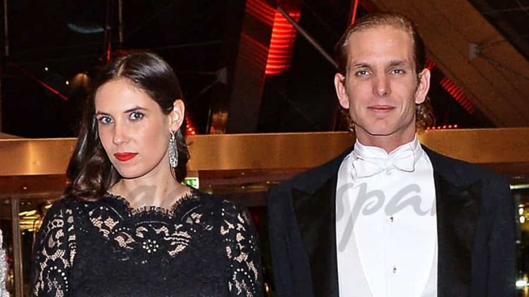 Andrea Casiragui y Tatiana Santo Domingo, padres de una niña