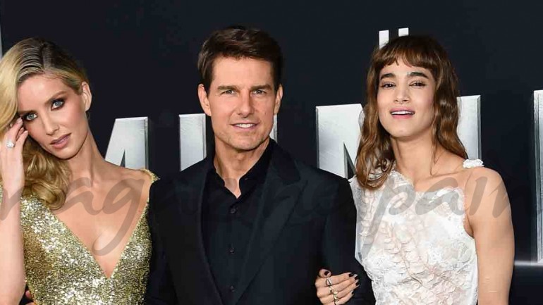 Tom Cruise feliz en el estreno de «La momia» en Nueva York
