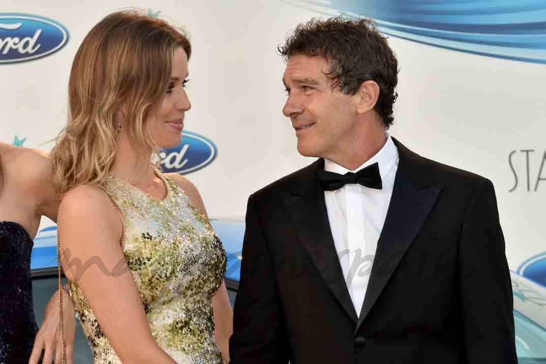 antonio banderas y nicole kimpel en la gala starlite