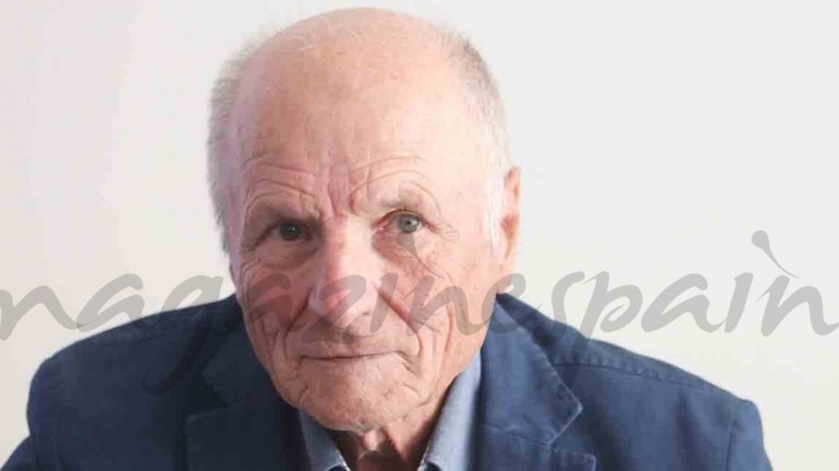 El pintor Antonio López presenta su primer libro, «Cuerpo y Flores», valorado en 4.500 euros
