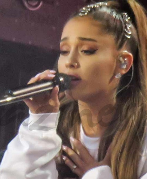 Ariana Grande recauda 2 millones de libras en el concierto de Manchester