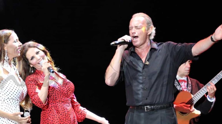 Bertín Osborne conquista con sus rancheras al público de Starlite