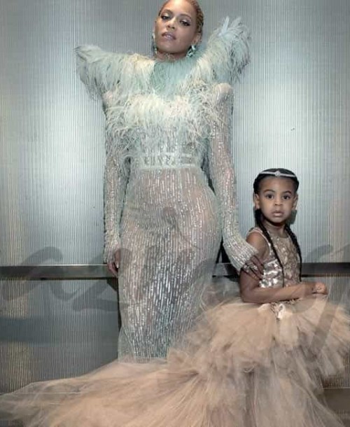El vestido de princesa, de 11.000$, de la hija de Beyoncé en su primera alfombra roja