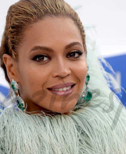 Beyoncé presenta a sus mellizos Sir y Rumi