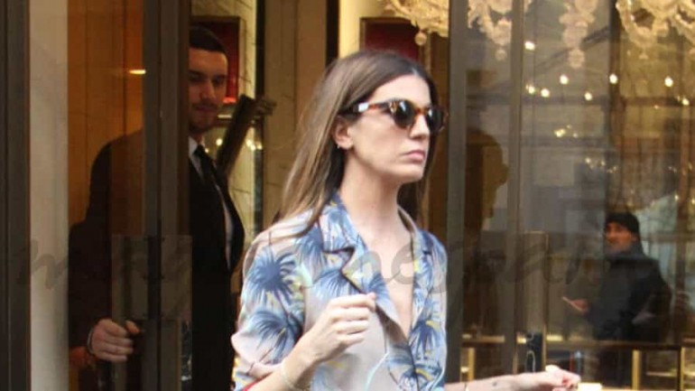 El pijama está de moda, Blanca Brandolini se pasea por la calle