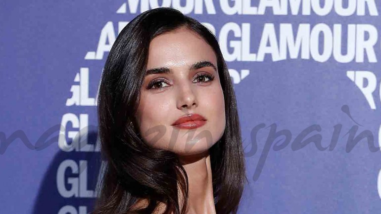 Blanca Padilla sorprende con su look de sexy bailarina en los Premios Glamour