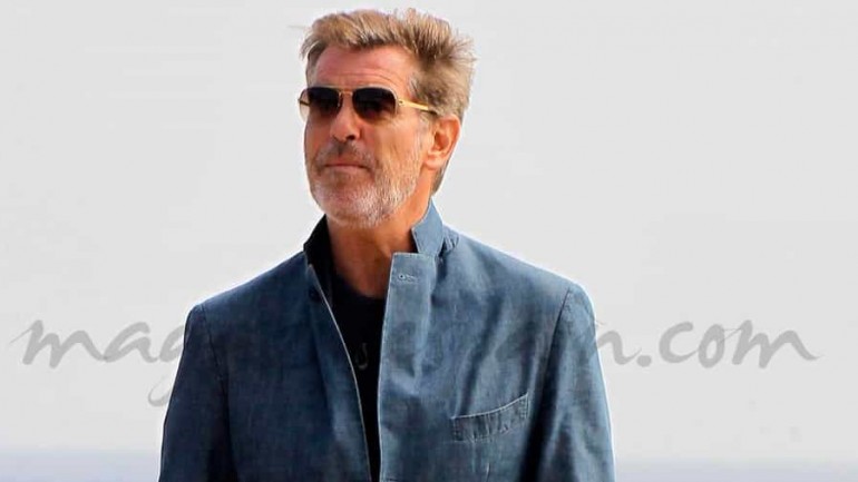 Pierce Brosnan, un gentleman en la playa