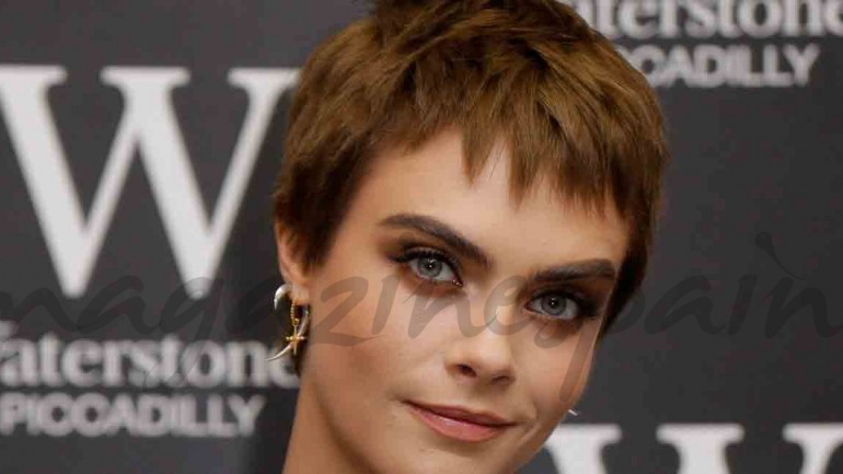 Cara Delevingne cambia su imagen para presentar Mirror-Mirror