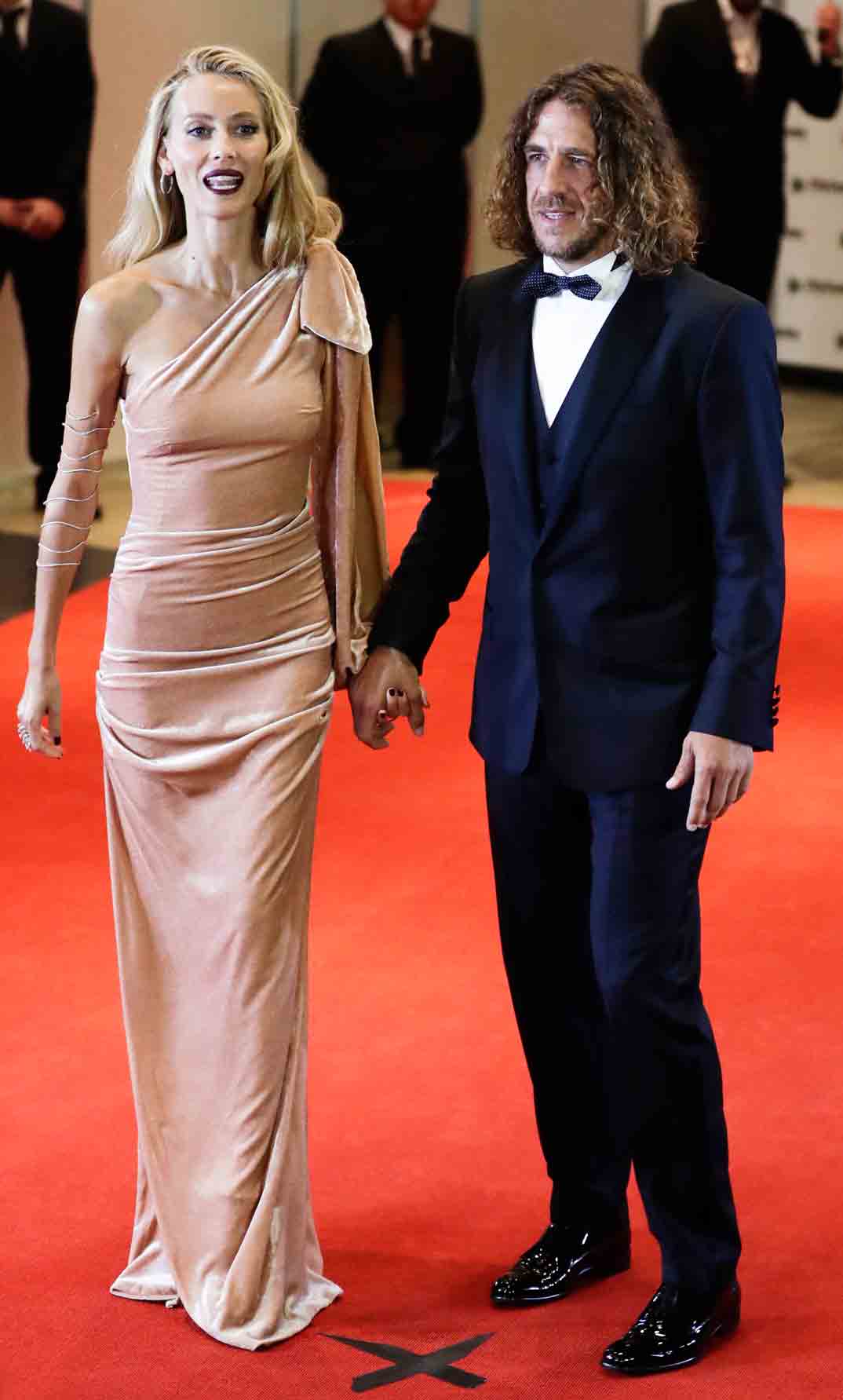 carles puyo y vanessa lorenzo en la boda de messi