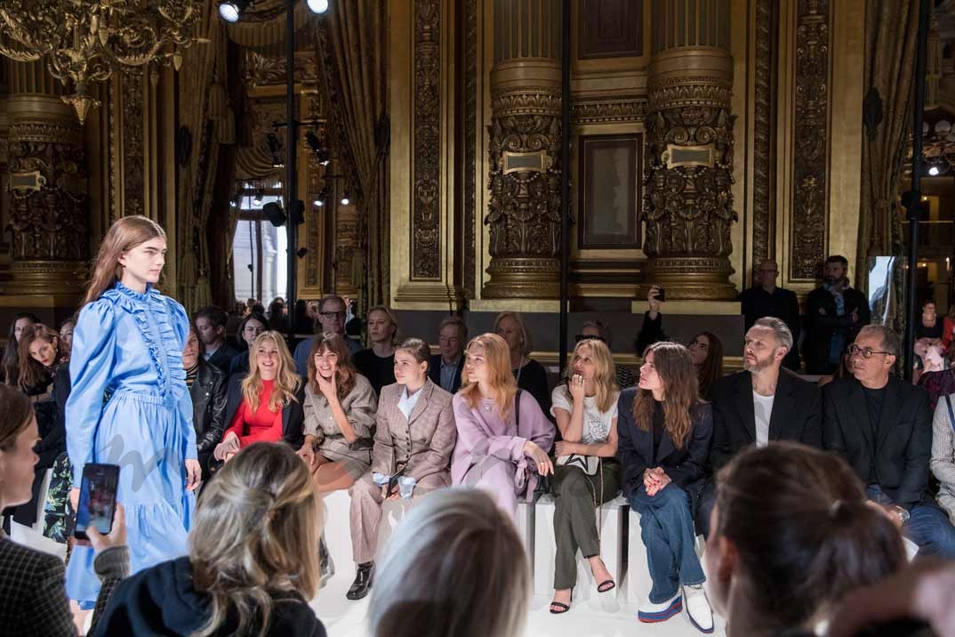 Carlota Casiraghi - Stella McCartney SS18 - Paris Fashion Week