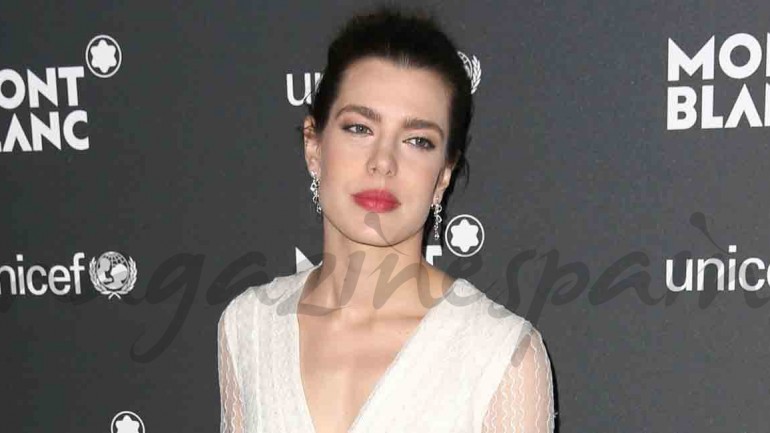Carlota Casiraghi se viste de princesa