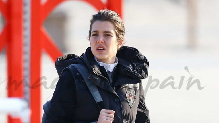 Carlota Casiraghi compite de nuevo y acalla los rumores de un posible embarazo