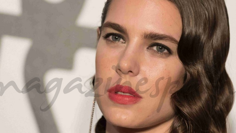 Carlota Casiraghi, Karlie Kloss o Emma Stone se rinden a las ondas al agua