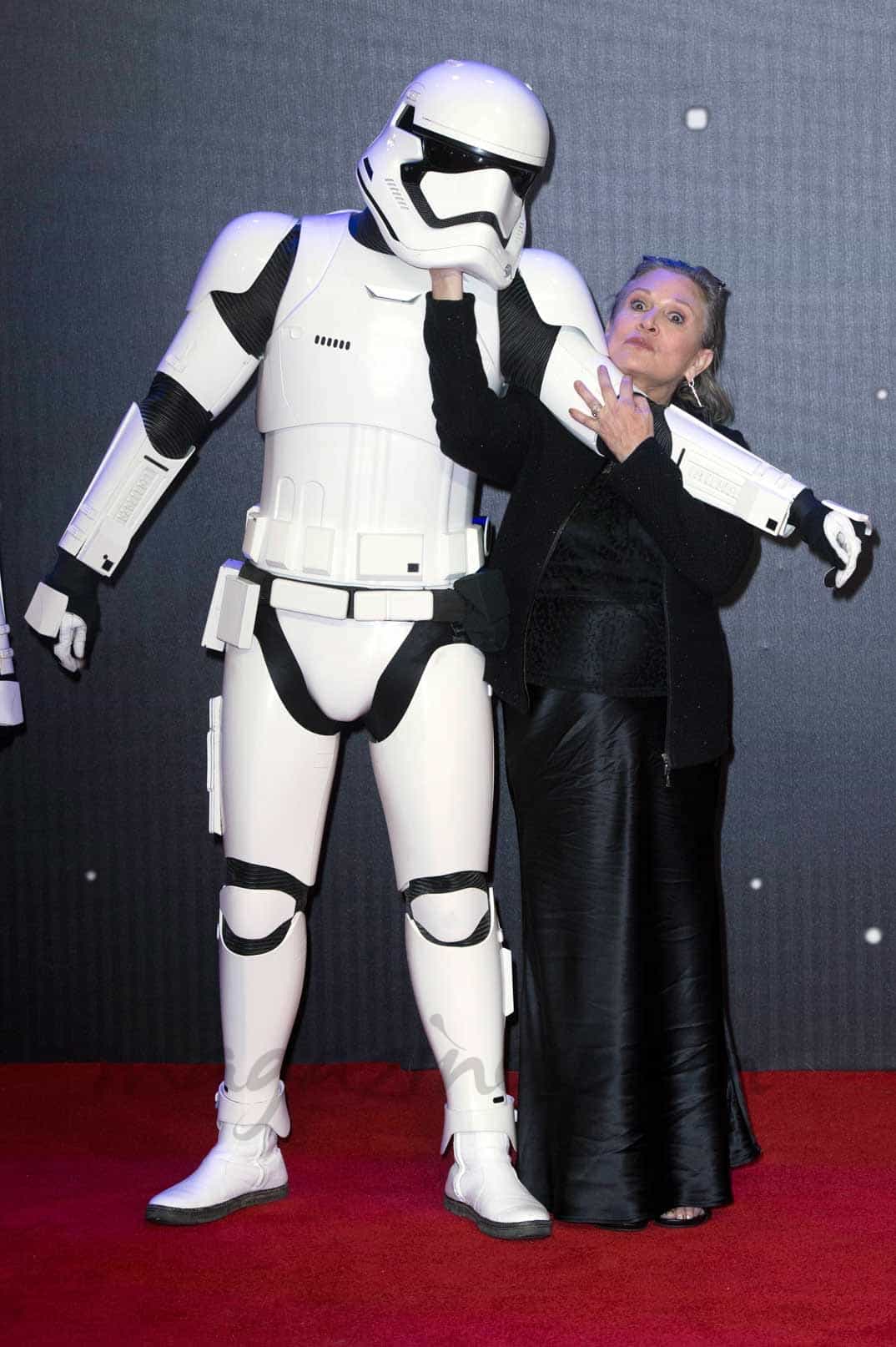 Carrie Fisher no supera el infarto y fallece en Los Ángeles