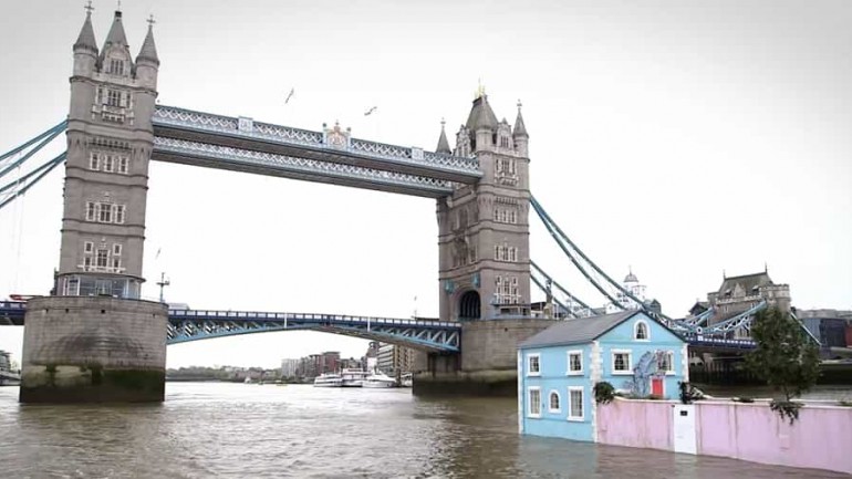 Una casa flotante en el Támesis