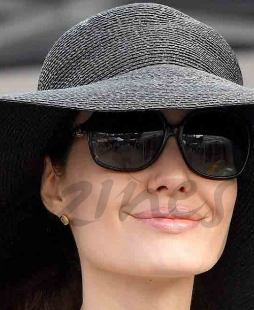 Angelina Jolie, compras navideñas con sus hijos