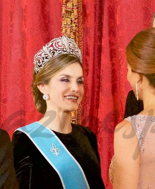 La elegancia de la reina Letizia y Juliana Awada, de gala