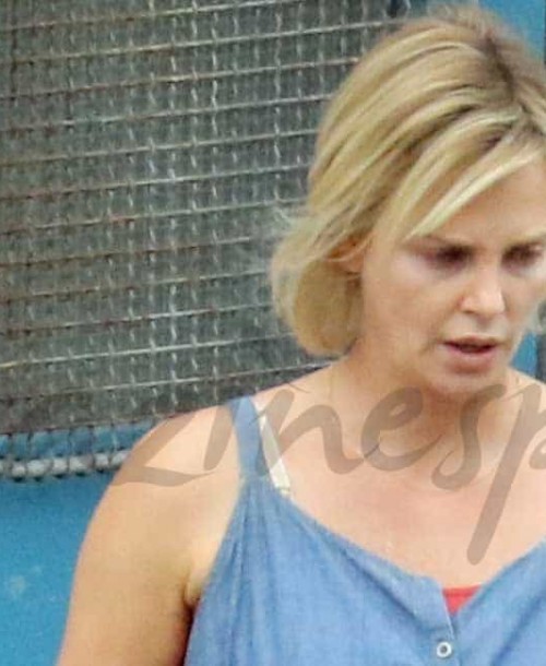 Charlize Theron, irreconocible, embarazada