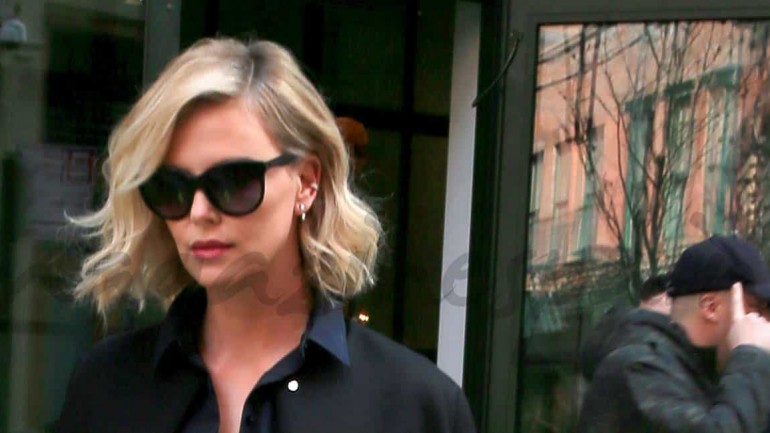 Charlize Theron recupera la figura en tiempo récord