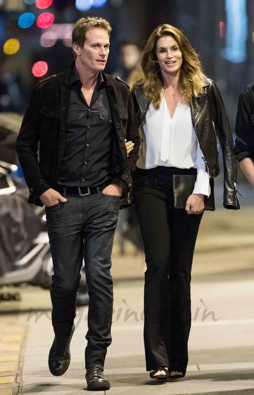 cindy crawford y rande gerber paseo por paris