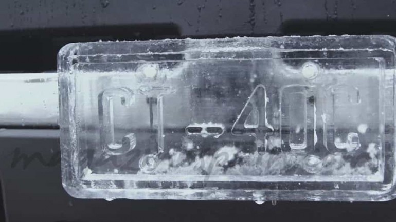 GMC revestido de hielo