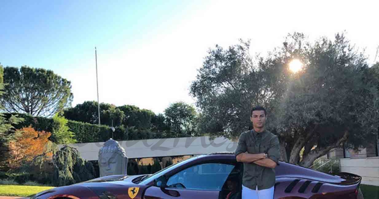 cristiano ronaldo y su ferari f12tdf