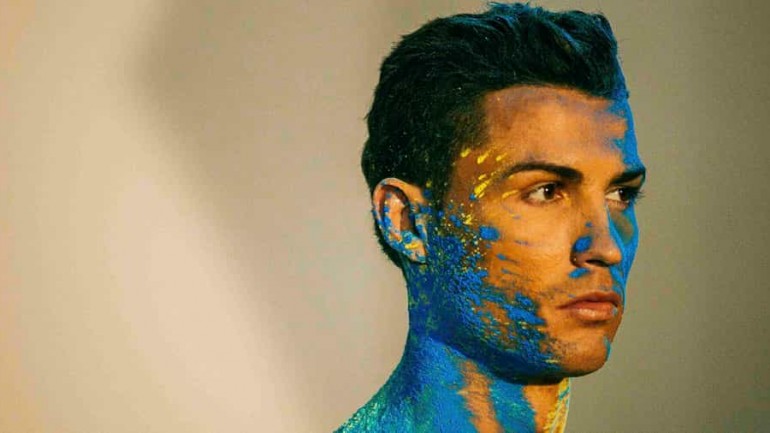 Cristiano Ronaldo se apunta a la moda del «body painting»