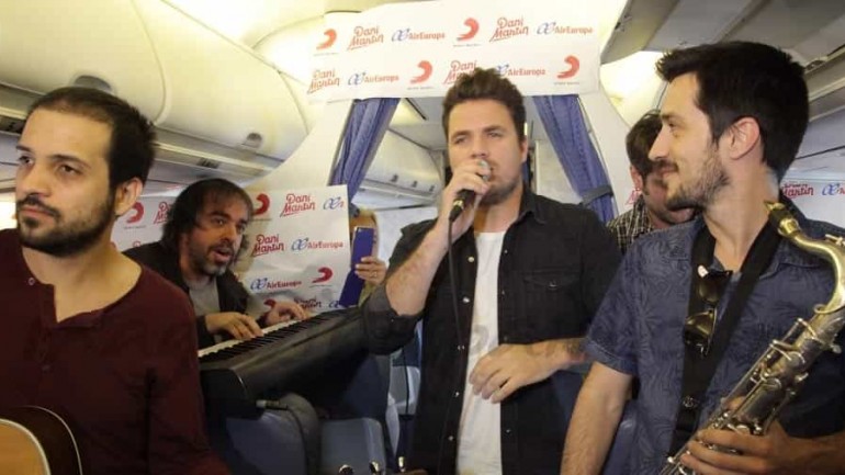 Dani Martín presenta su gira en el «aire»…