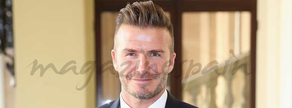 David Beckham conquista a la reina Isabel II