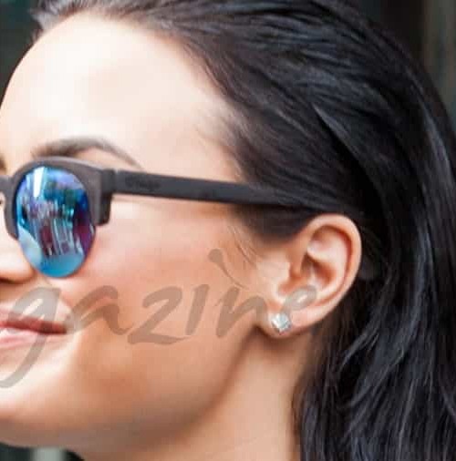 Demi Lovato presume de curvas