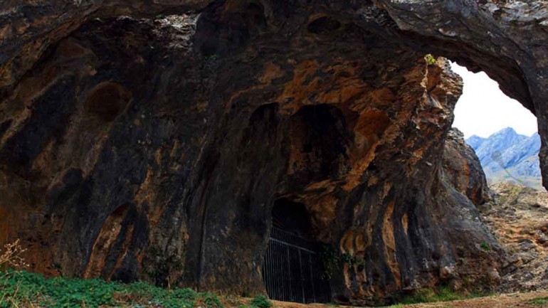 Ruta por el Desfiladero de los Calderones de Piedrasecha
