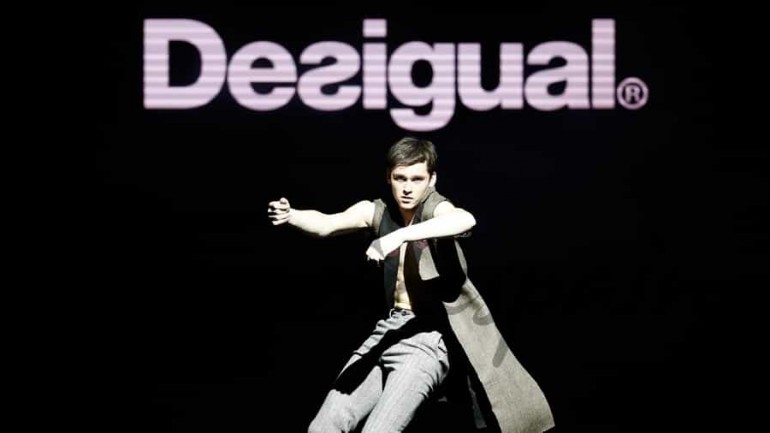 080 Barcelona Fashion: Desigual Otoño/Invierno 2015-2016