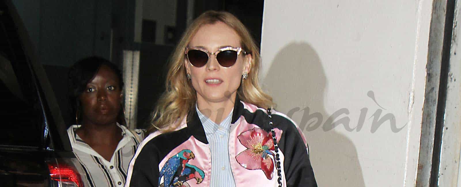 Diane Kruger se apunta a la moda “bomber”