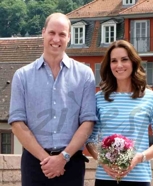 Los Duques de Cambridge, turistas en el puente viejo de Heidelberg