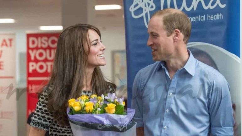 Los Duques de Cambridge con los jóvenes