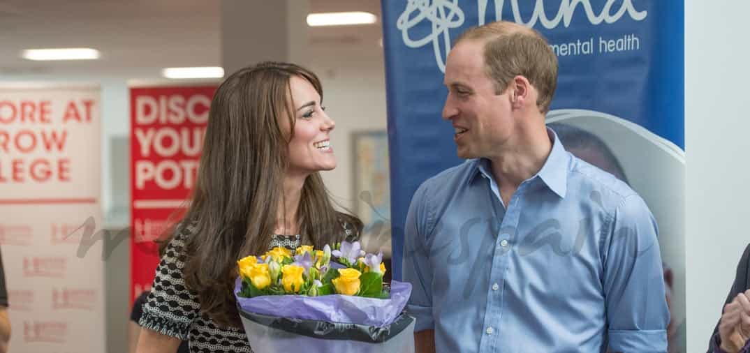 Los Duques de Cambridge con los jóvenes