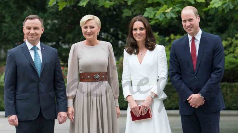 Los Duques de Cambridge llevan a sus hijos de viaje oficial a Polonia