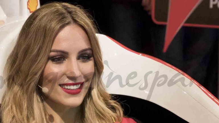 Edurne madrina del Ferrari Land Port Aventura