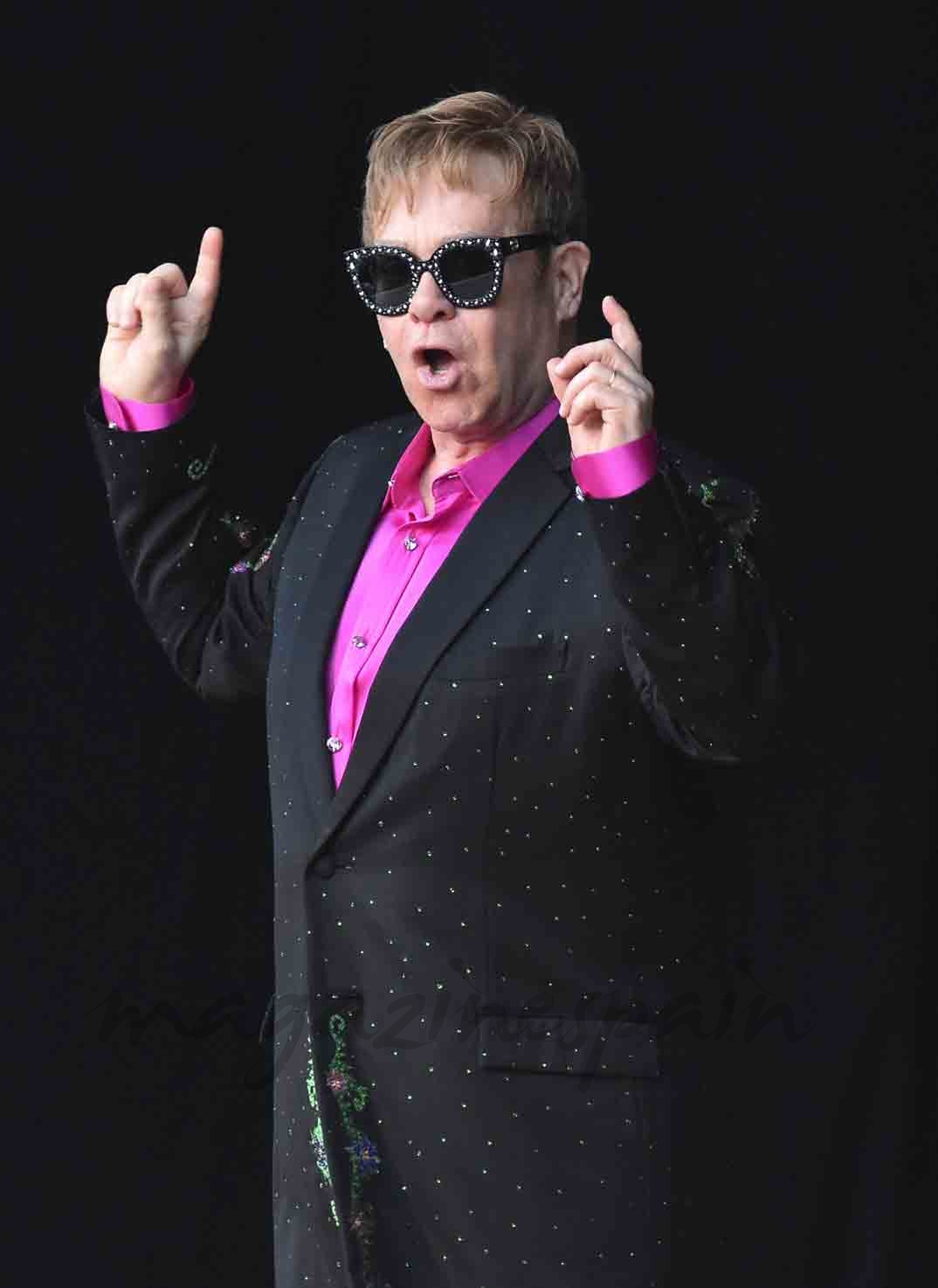 elton john triunfa en marbella