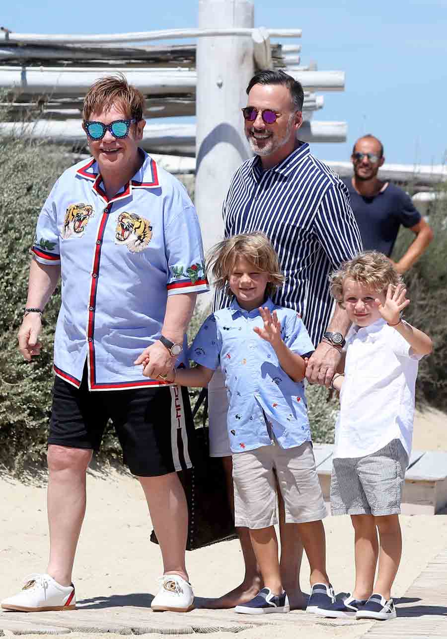 elton john y su familia vacaciones en saint tropez