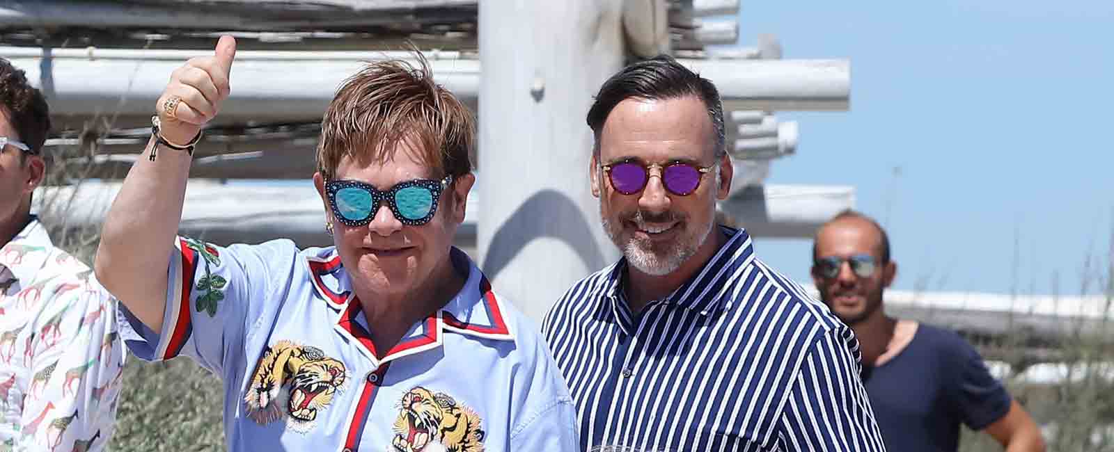 Elton John repite vacaciones con su marido y sus hijos en Saint-Tropez