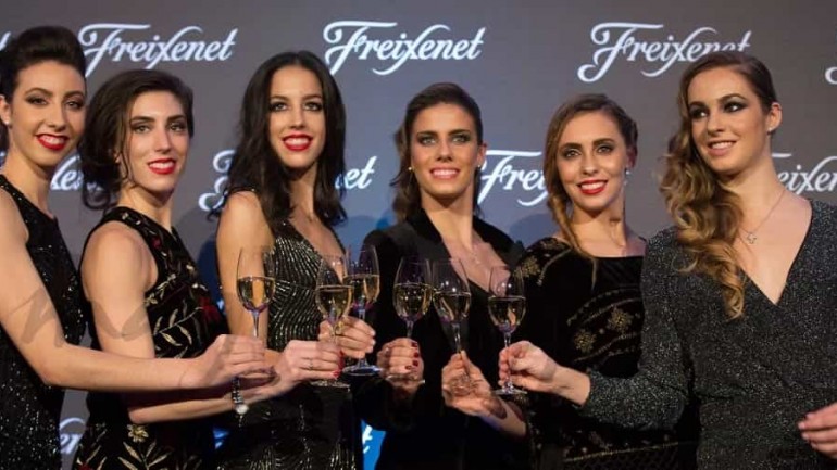 Las chicas del equipo de «Gimnasia rítmica», nuevas «burbujas» Freixenet