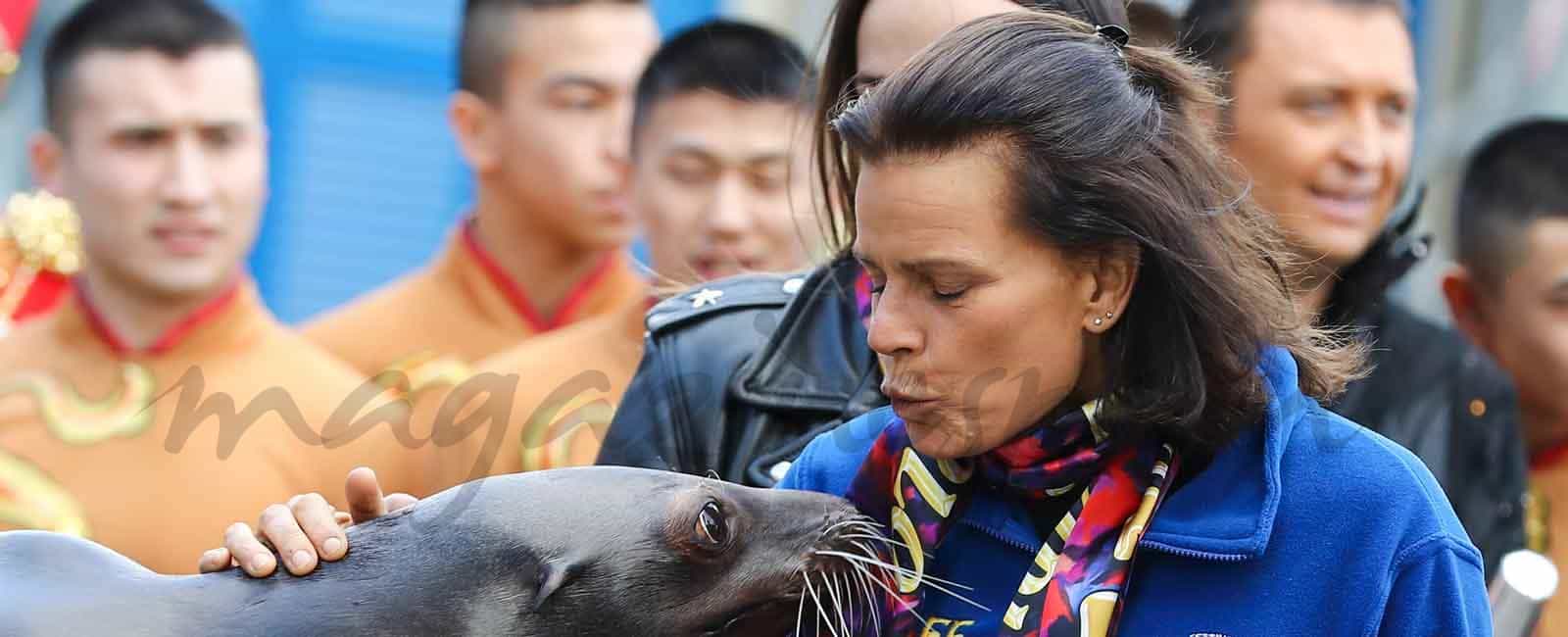 Estefanía de Mónaco y su hija Pauline se divierten en el circo