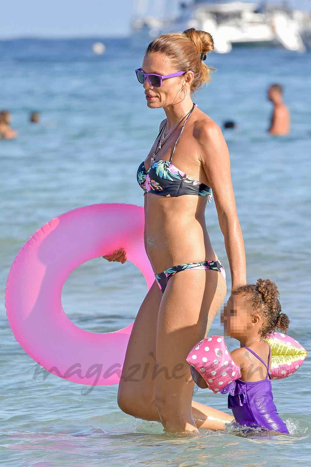 Esther Cañadas con su hija Galia Santina