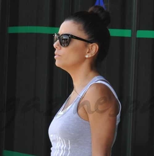 «Ole tu», con esta leyenda en su camiseta, Eva Longoria se despide de Marbella