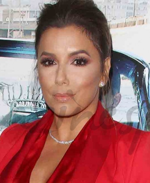 Eva Longoria, rojo pasión