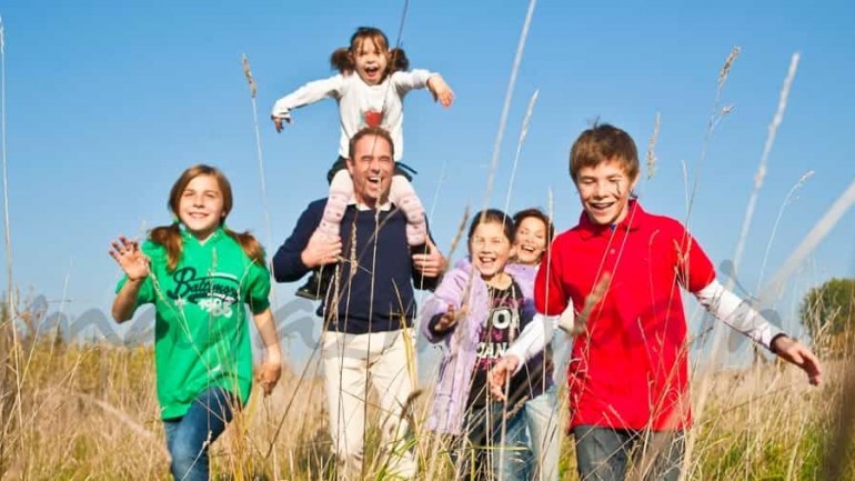 ¡Nos invaden! Cómo convivir con nuestras no tan políticamente correctas familias