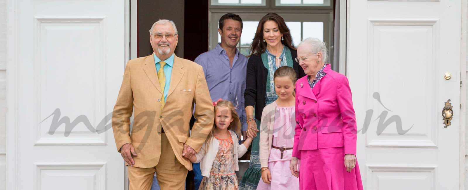 familia real danesa y su posado de cada verano